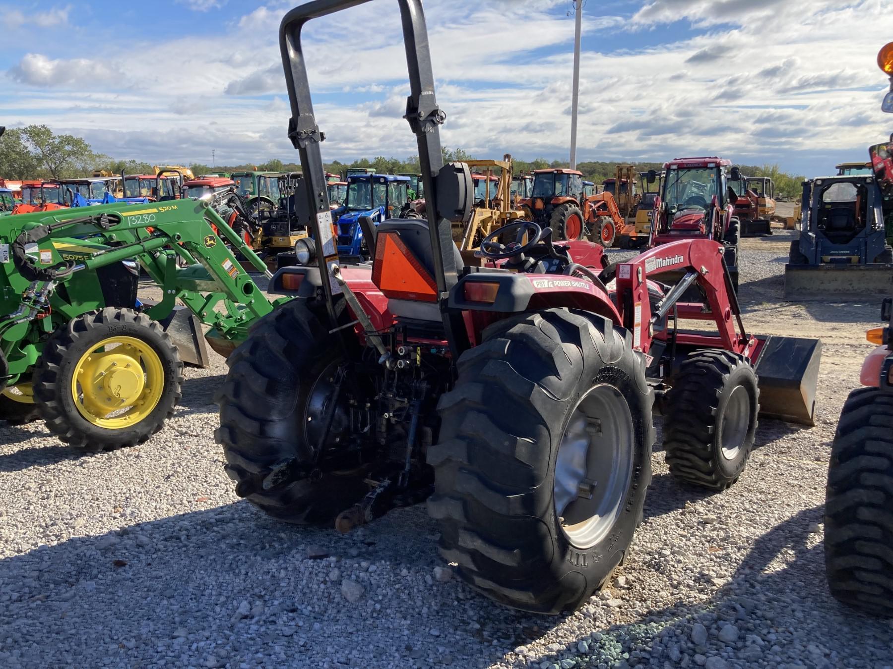 Tractor Zoom Mahindra 4035