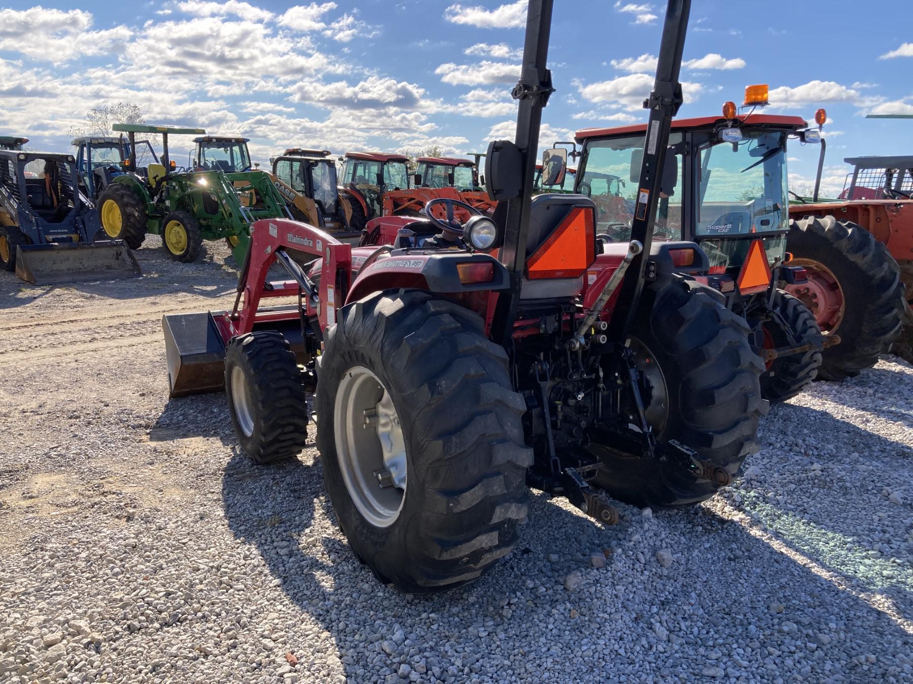 Tractor Zoom Mahindra 4035