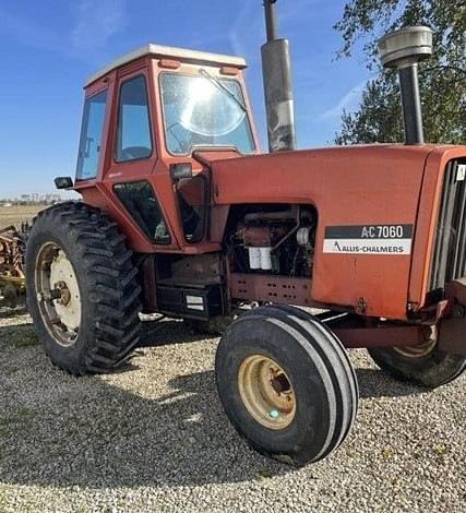 Tractor Zoom - 1976 Allis Chalmers 7060