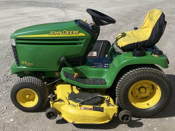 Tractor Zoom - 2005 John Deere GX255