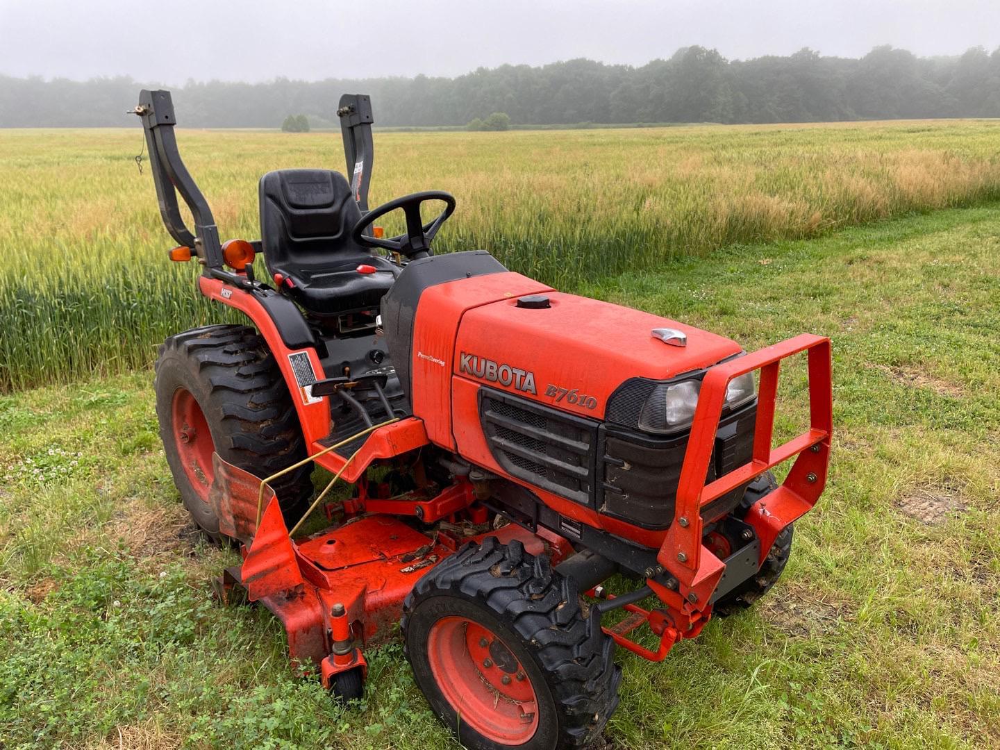 Tractor Zoom 2007 Kubota B7610