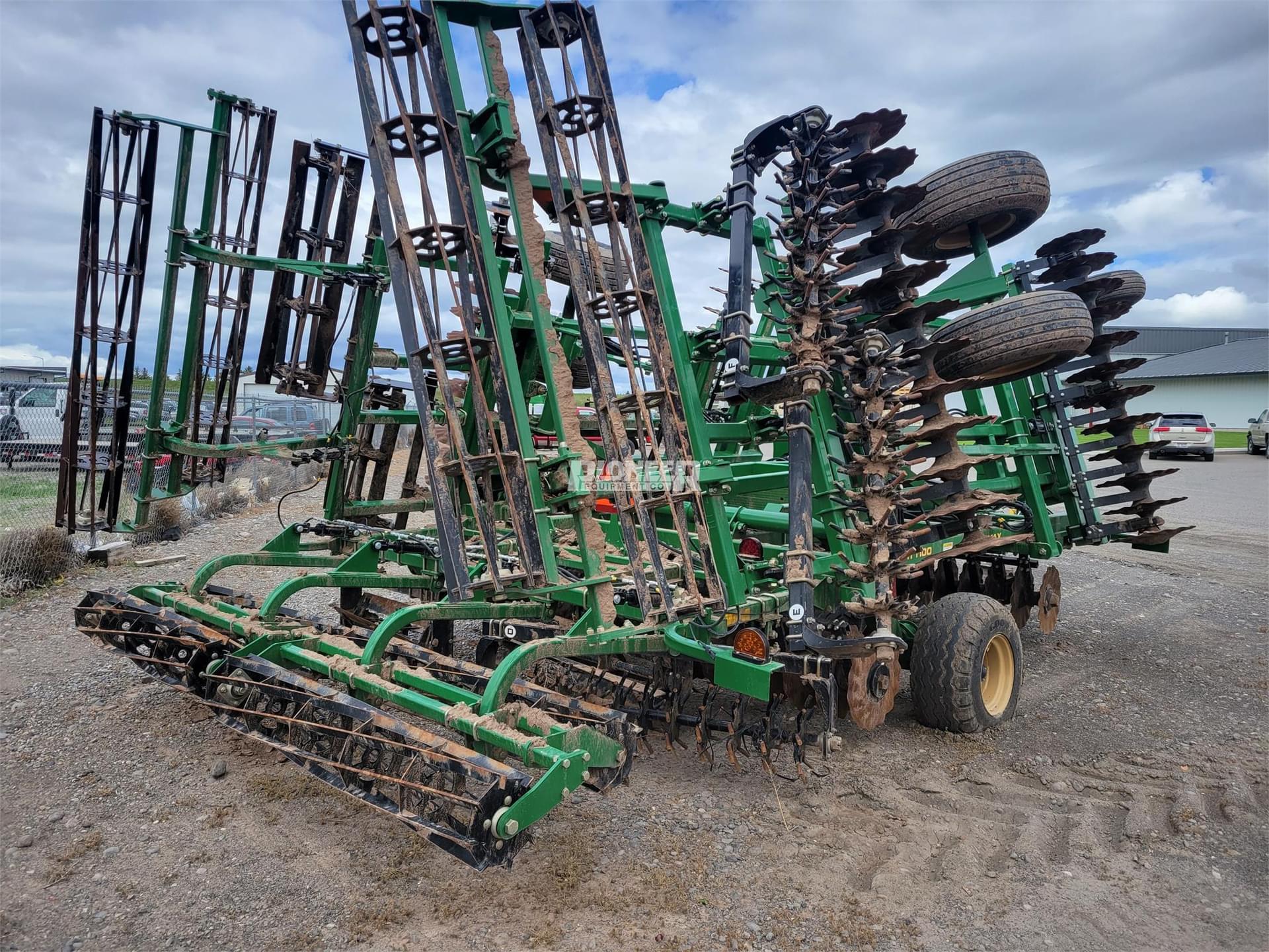 Tractor Zoom 2021 Great Plains HT1100