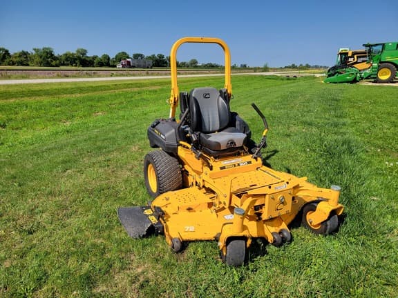 Tractor Zoom - 2017 Cub Cadet PRO Z900