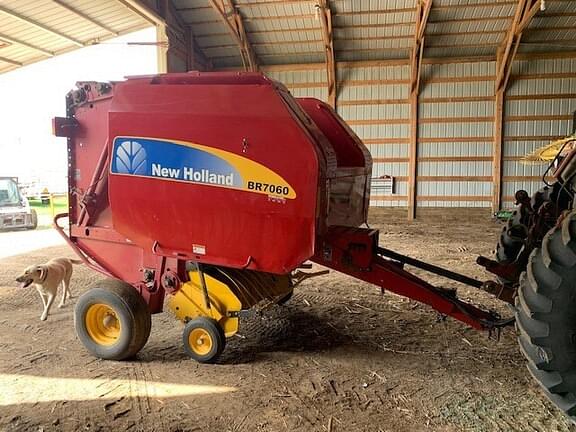 Main image New Holland BR7060 3