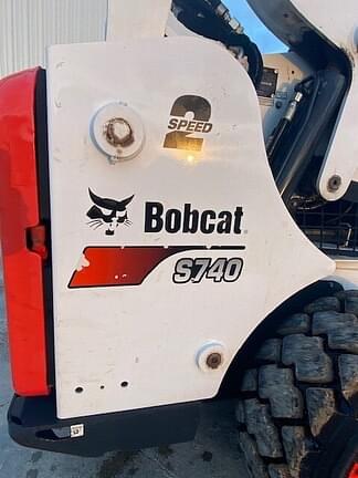 Main image Bobcat S740 11
