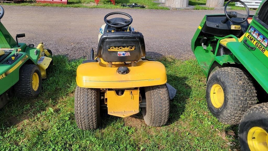 Tractor Zoom Cub Cadet HDS 2135