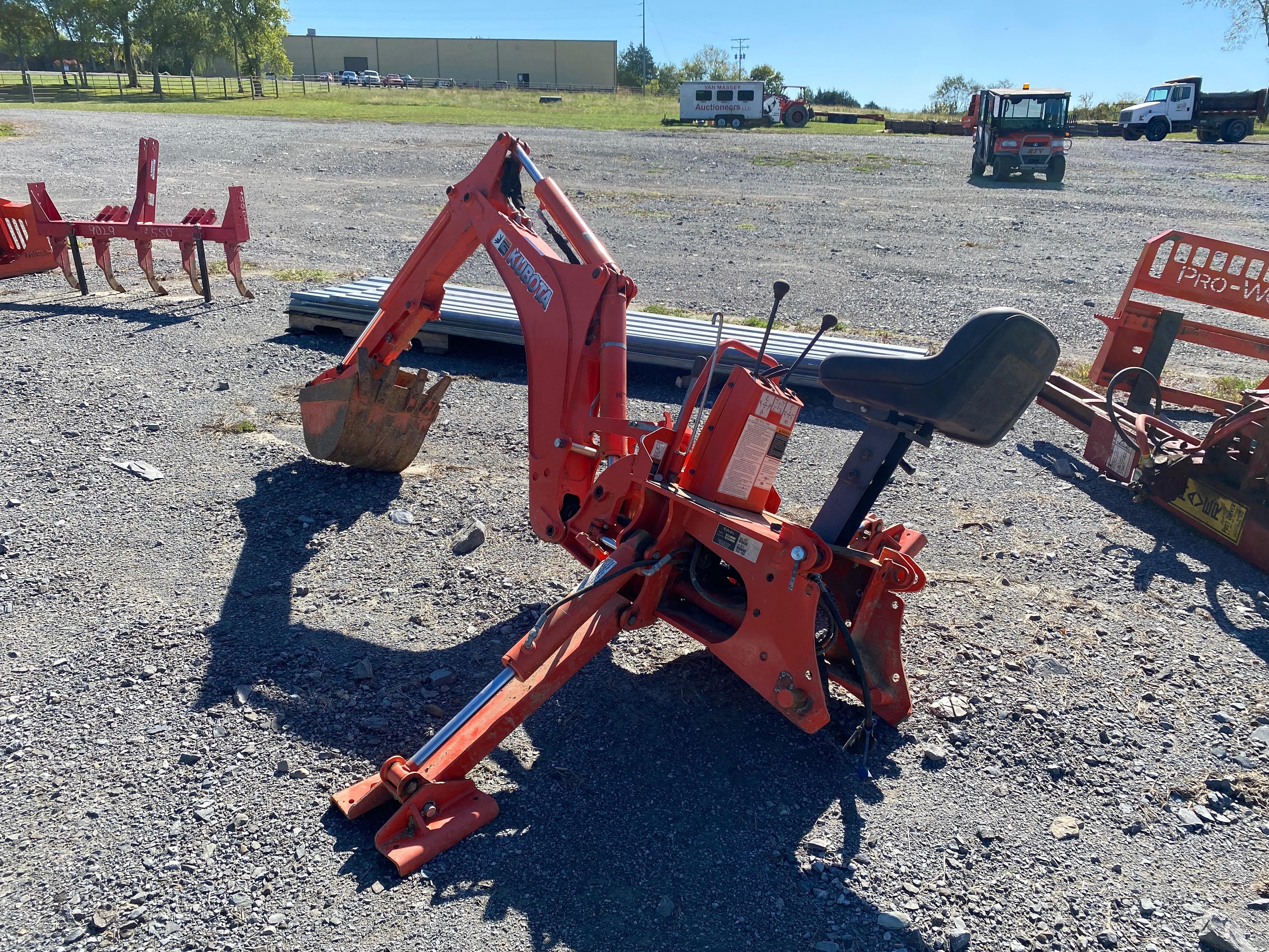 Tractor Zoom - Kubota BH77