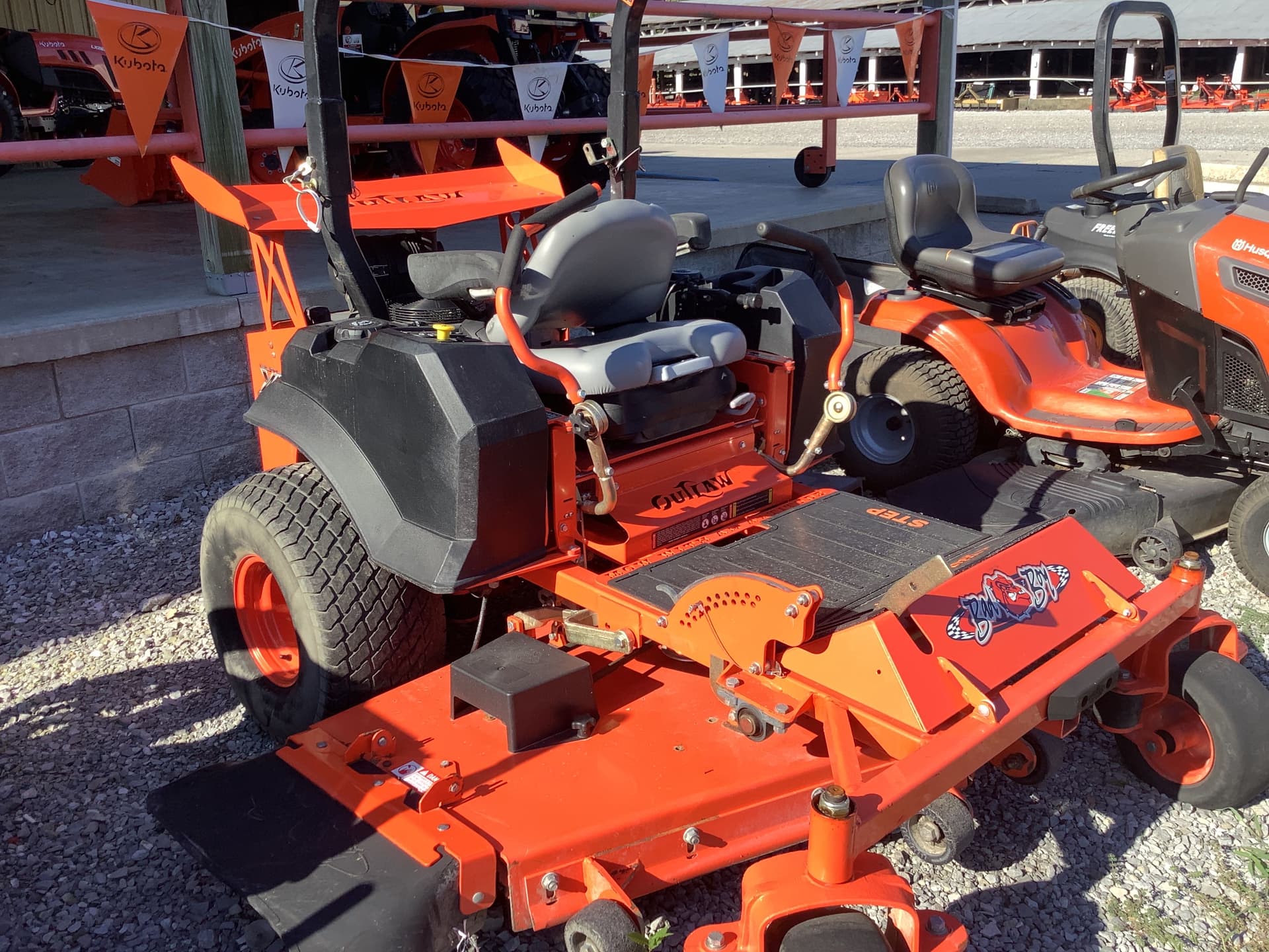 Tractor Zoom Bad Boy Outlaw