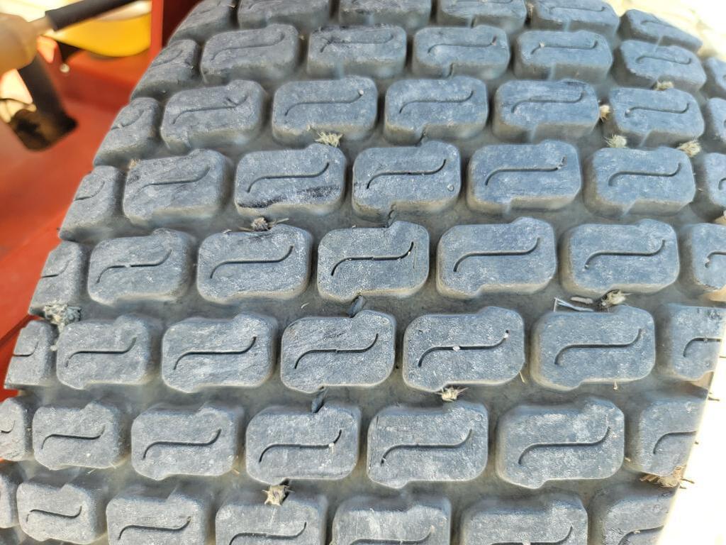 Tractor Zoom Kubota Z122E