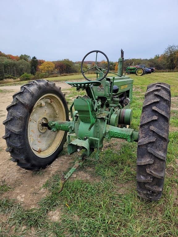 Tractor Zoom - 1941 John Deere B