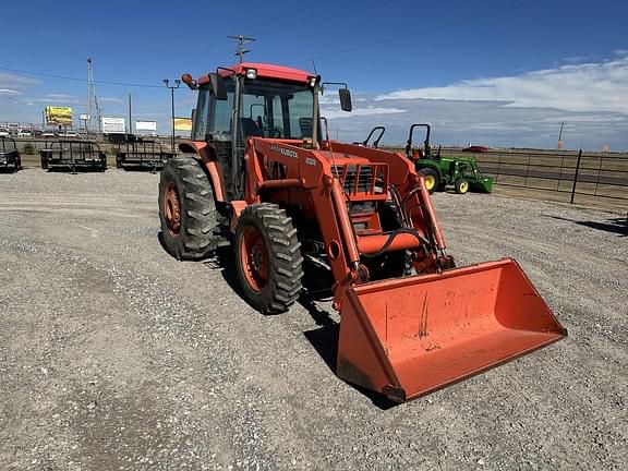 Tractor Zoom - Kubota M8200