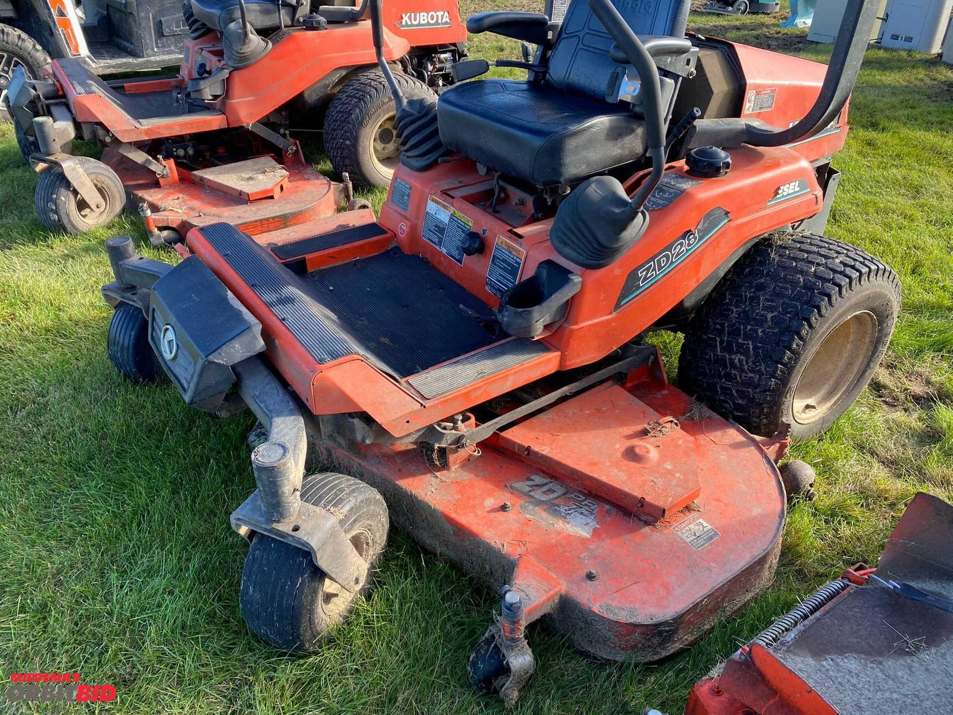 Tractor Zoom Kubota ZD28