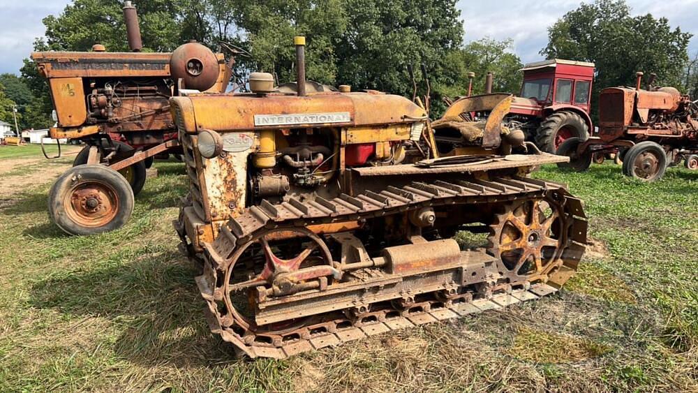 Tractor Zoom - International Harvester T-340