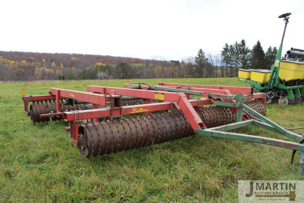 Tractor Zoom Brillion Cultimulcher