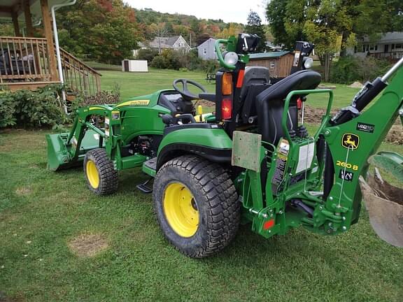 Tractor Zoom - 2018 John Deere 2025r