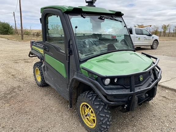 Tractor Zoom - 2021 John Deere XUV 835R