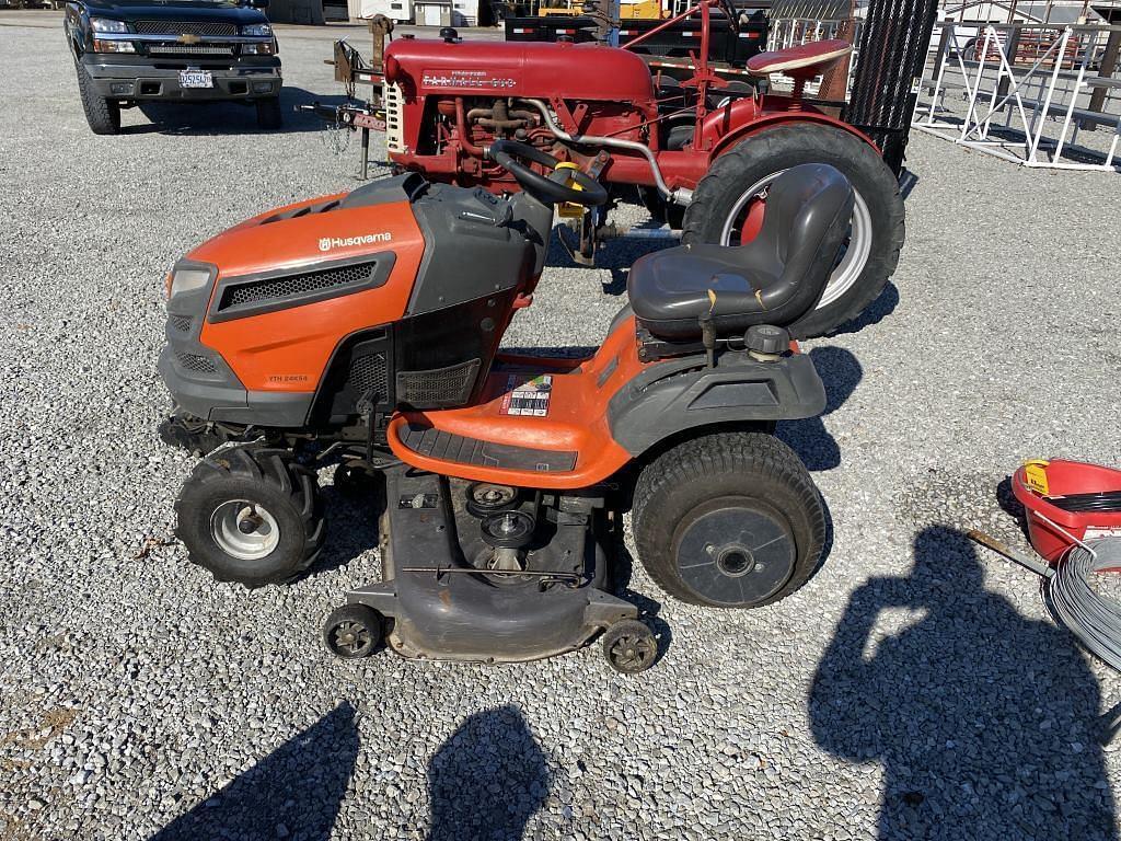 Tractor Zoom Husqvarna YTH24K54