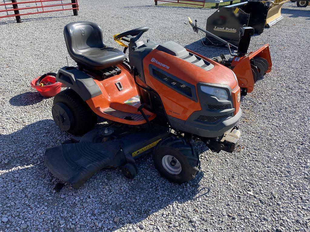 Tractor Zoom Husqvarna YTH24K54