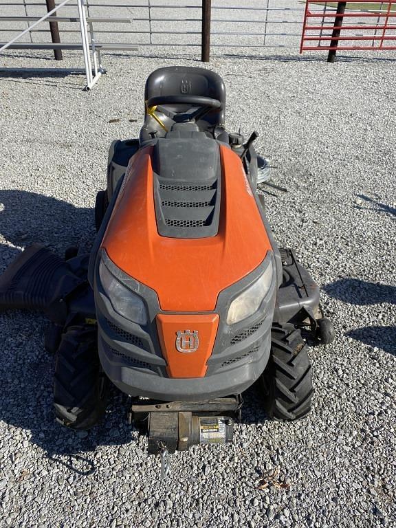 Tractor Zoom Husqvarna YTH24K54