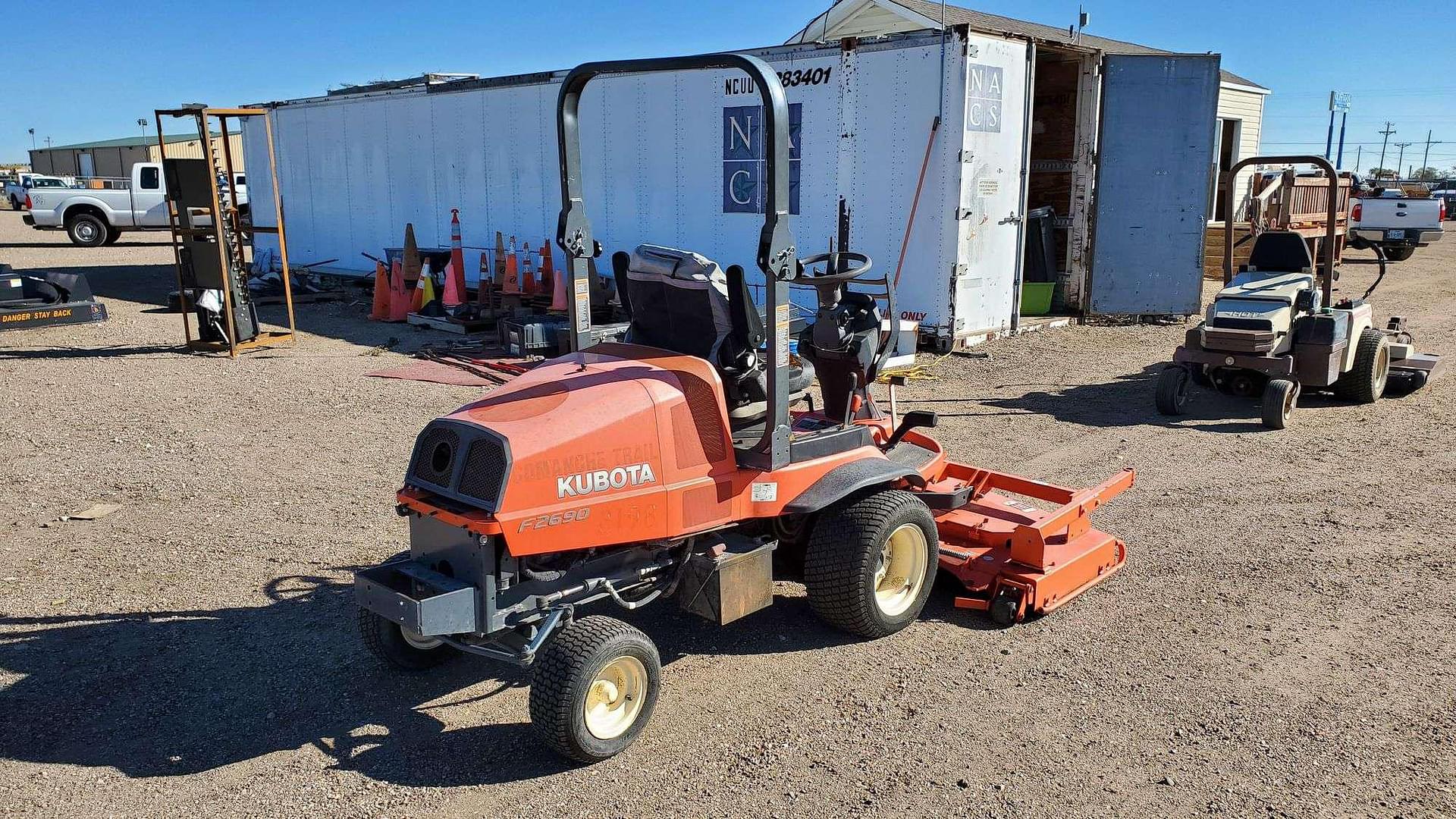 Tractor Zoom - Kubota F2690