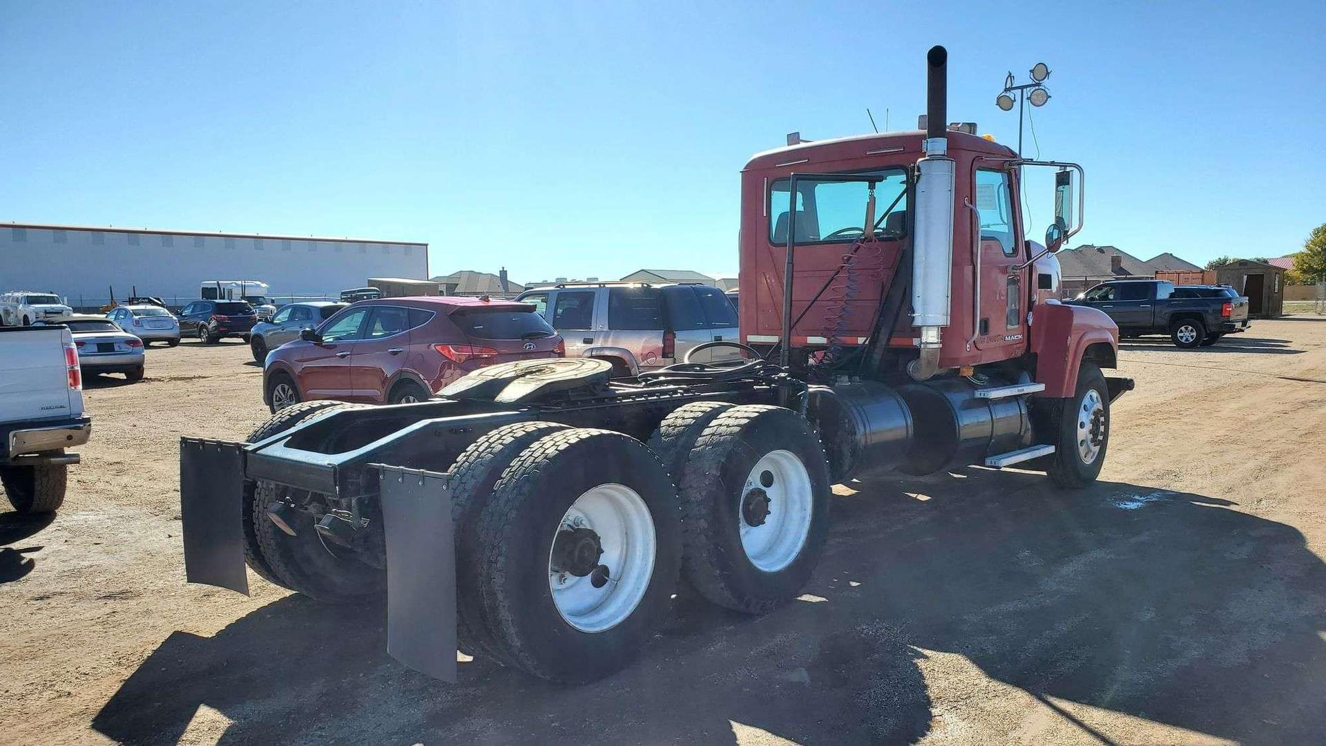 Tractor Zoom - 2008 Mack CH600