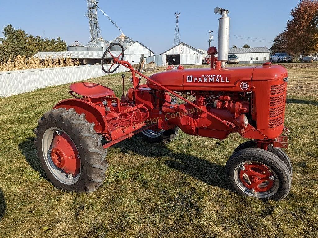 Tractor Zoom - 1939 Farmall B