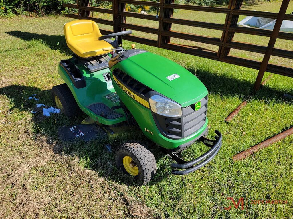 Tractor Zoom John Deere D110