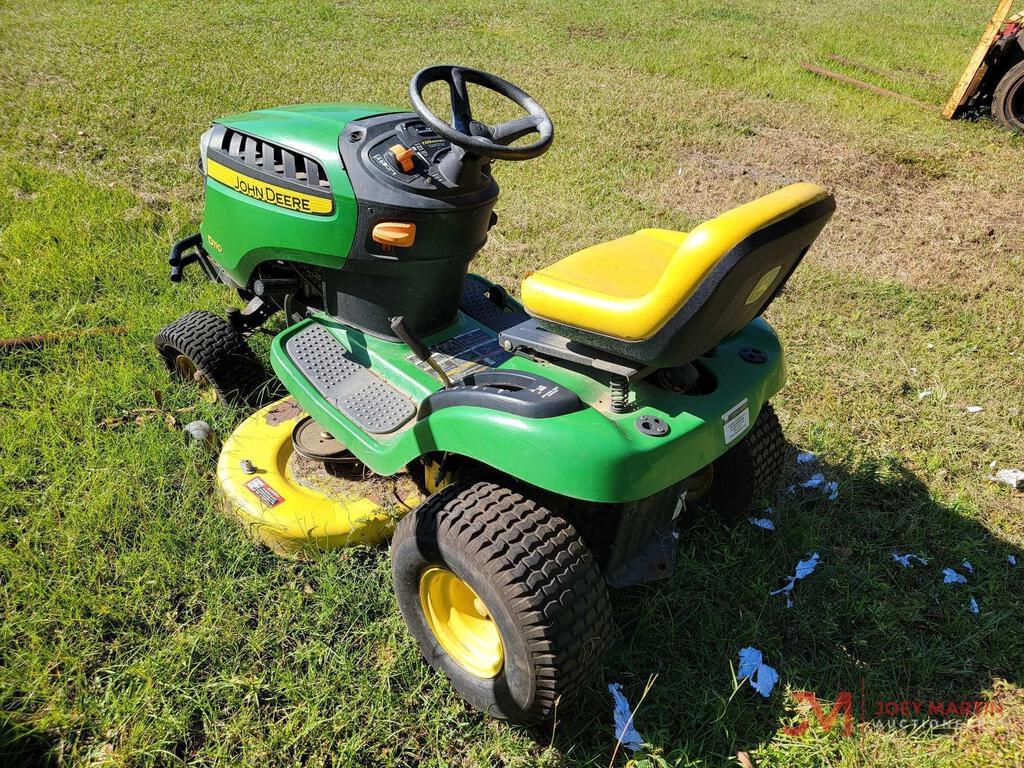 Tractor Zoom John Deere D110