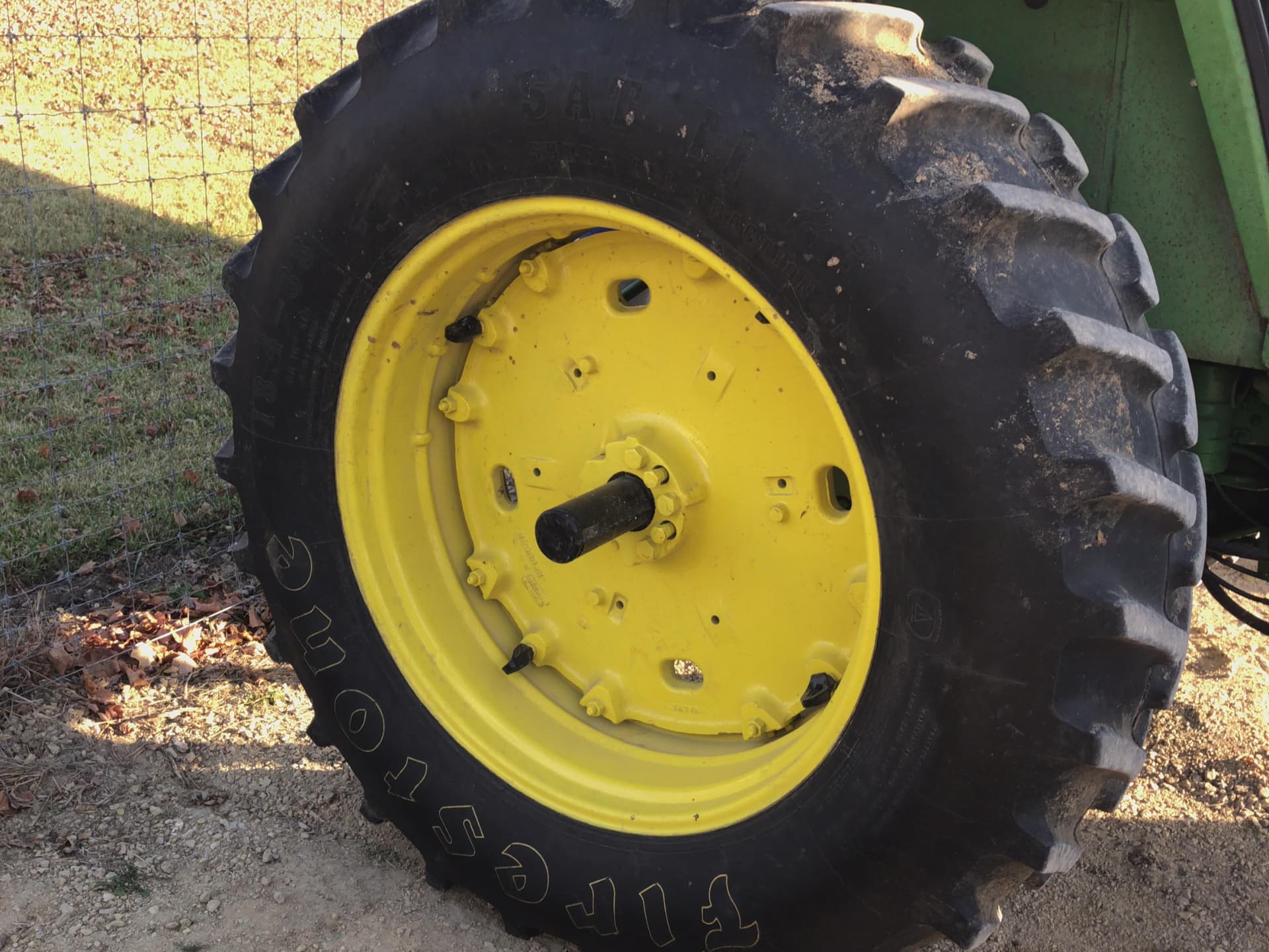 Tractor Zoom John Deere 4430