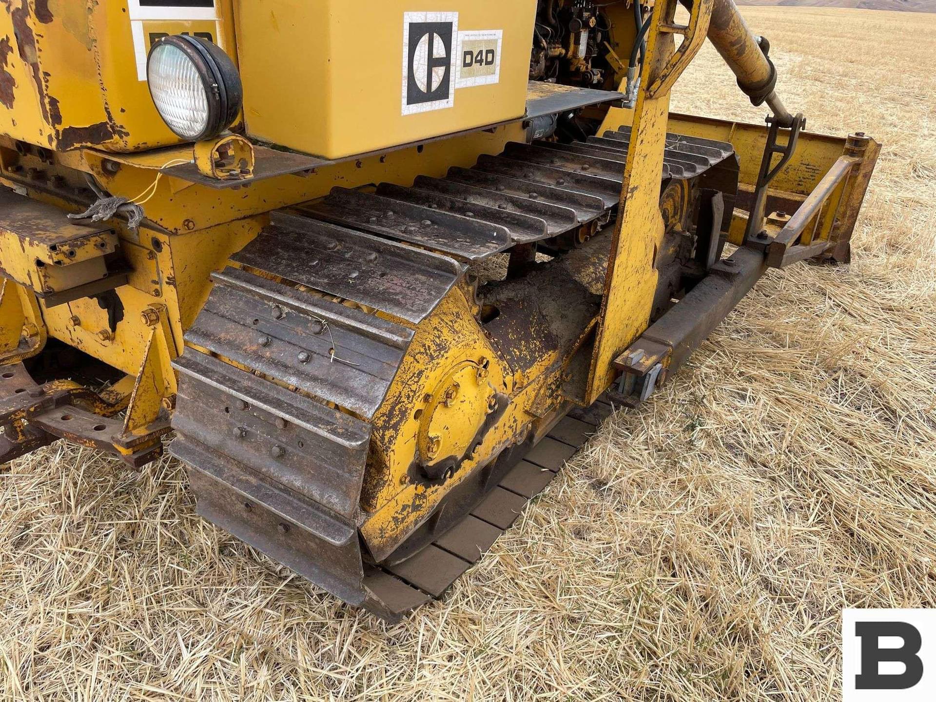 Tractor Zoom - Caterpillar D4D