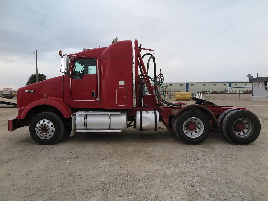 Tractor Zoom - 2010 Kenworth T800