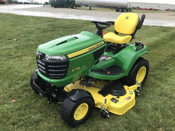 Tractor Zoom - 2021 John Deere X730