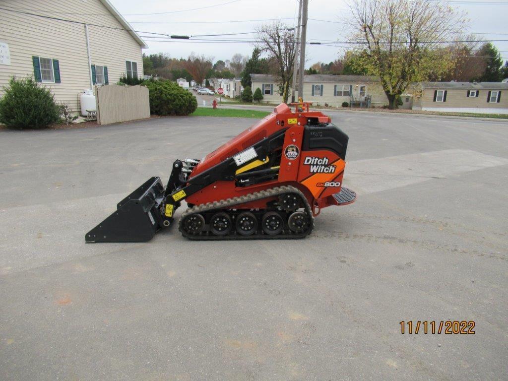 Tractor Zoom 2022 Ditch Witch SK800