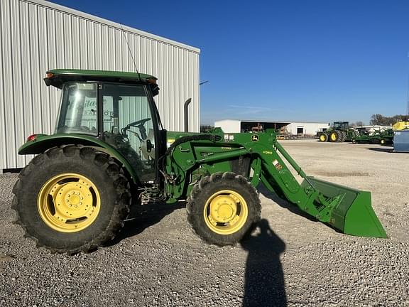 Tractor Zoom - 2013 John Deere 5093E