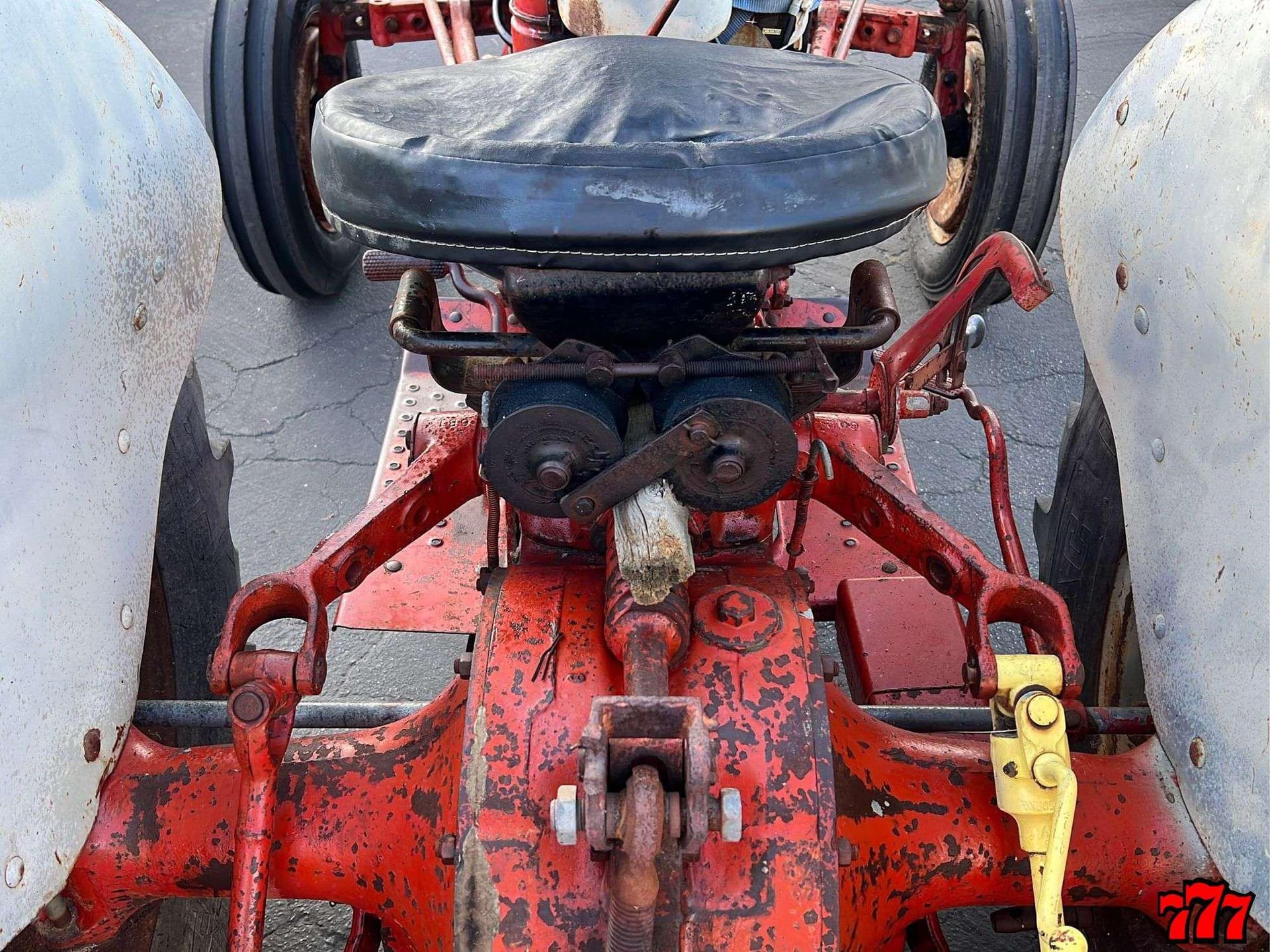 Tractor Zoom Ford 800