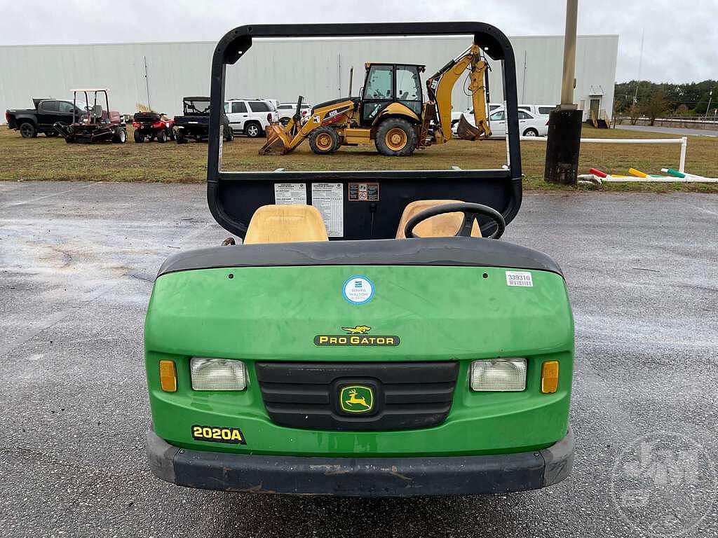 Tractor Zoom - John Deere Pro Gator 2020A