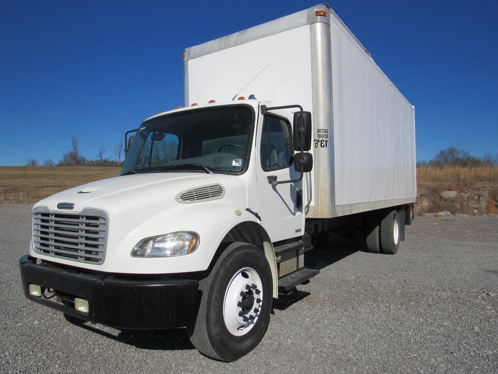 Tractor Zoom - 2006 Freightliner M2