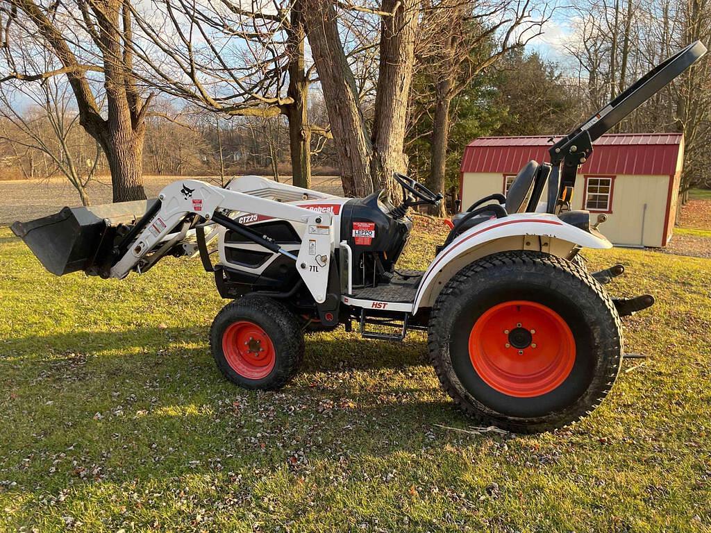 Tractor Zoom - Bobcat CT225