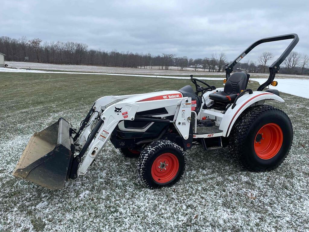 Tractor Zoom - Bobcat CT225