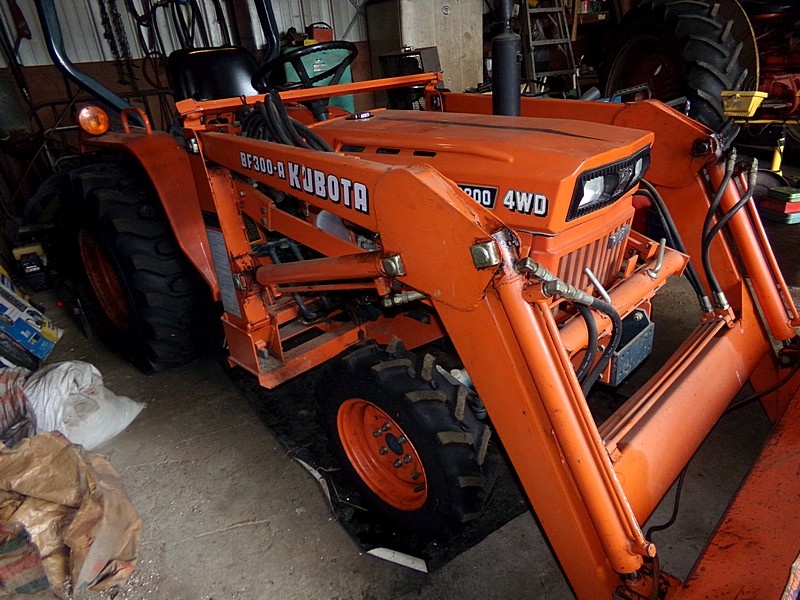 Tractor Zoom Kubota B8200