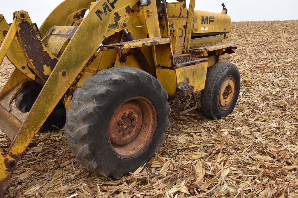 Tractor Zoom - Massey Ferguson MF11