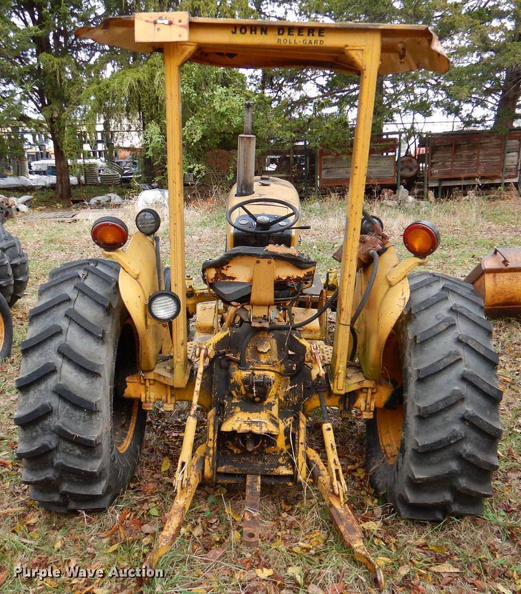 Tractor Zoom - John Deere 301A