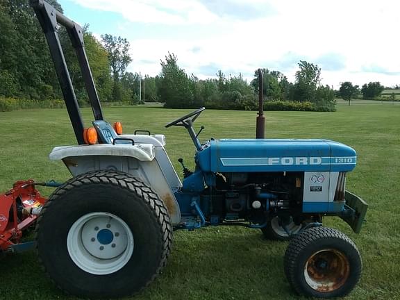 Tractor Zoom - 1985 Ford 1310