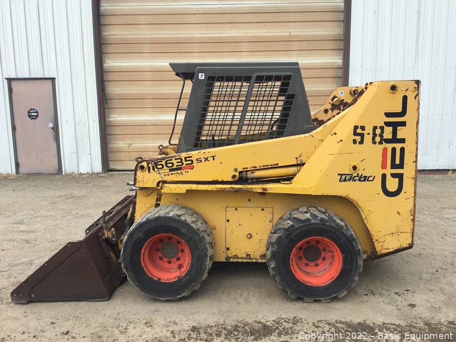 Tractor Zoom Gehl 6635 SXT