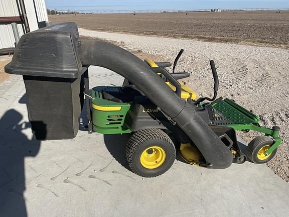 Tractor Zoom - 2008 John Deere Z245