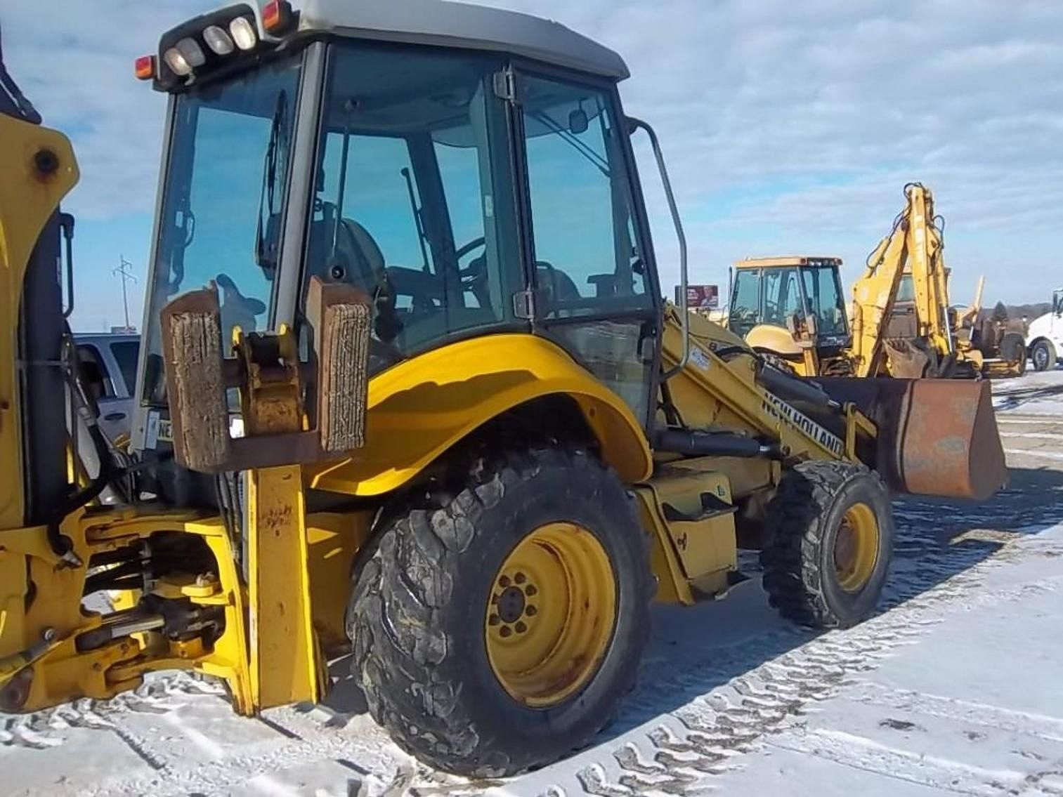 Tractor Zoom - 2008 New Holland B95B