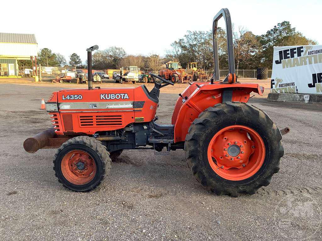 Tractor Zoom - Kubota L4350