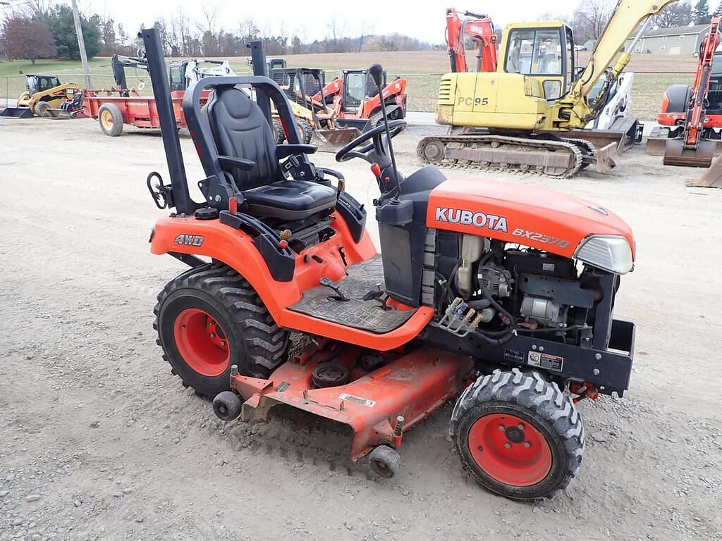 Tractor Zoom - Kubota Bx2370