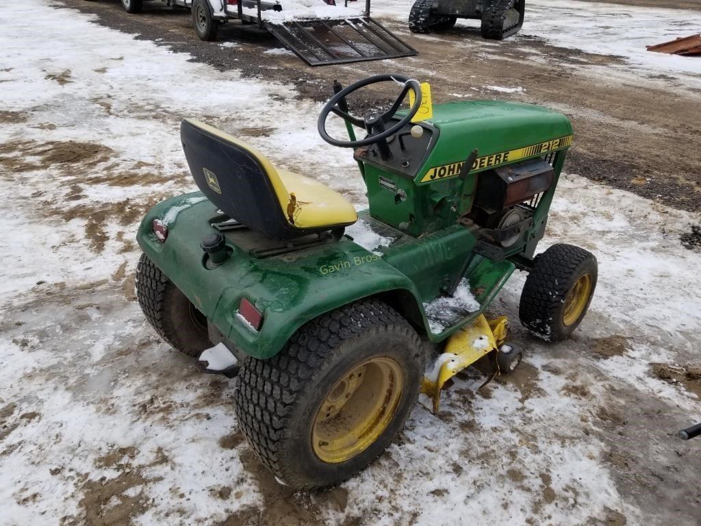 Tractor Zoom John Deere 212