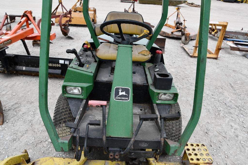 Tractor Zoom John Deere F935